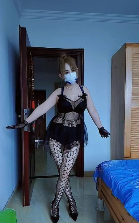 三通大奶子骚货