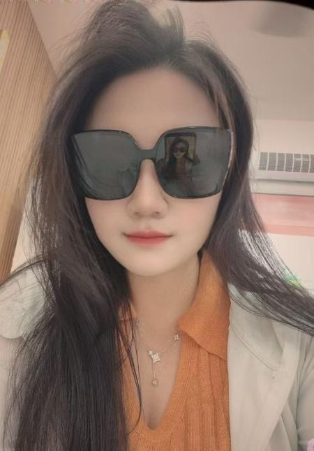 清纯反差妹