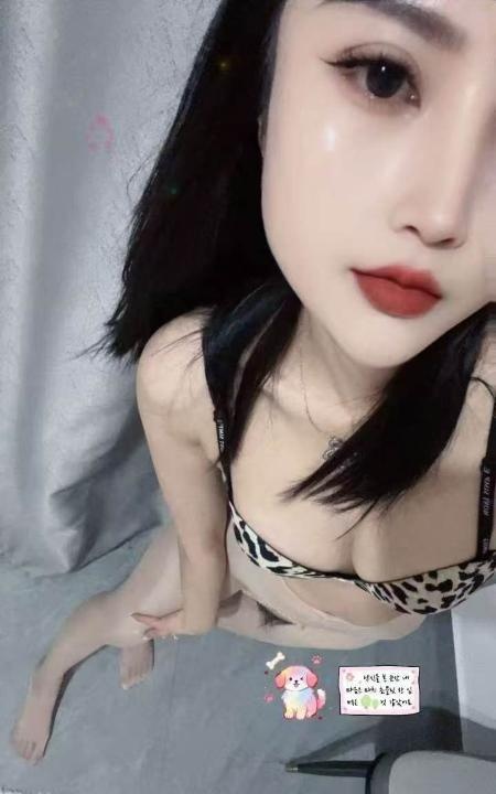 大长腿玩倒立