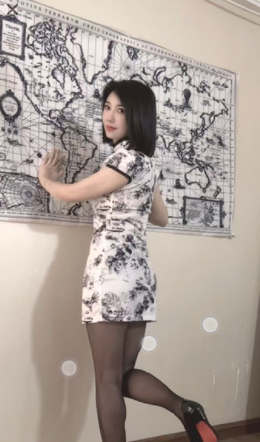 卖化妆品的小姐姐