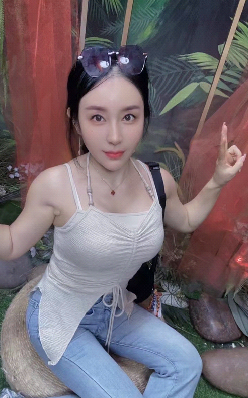 瑜伽少妇