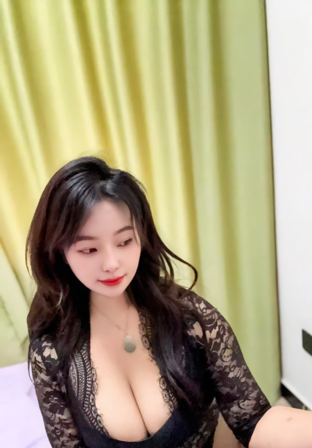 肉感肥臀老板娘