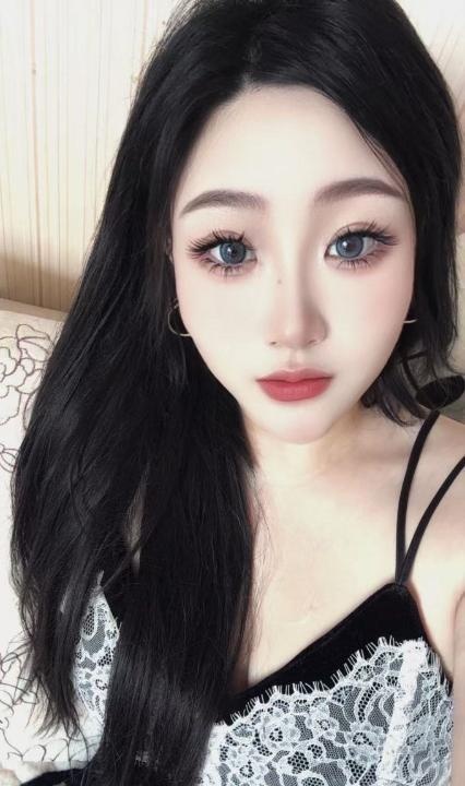 丰满大奶骚货