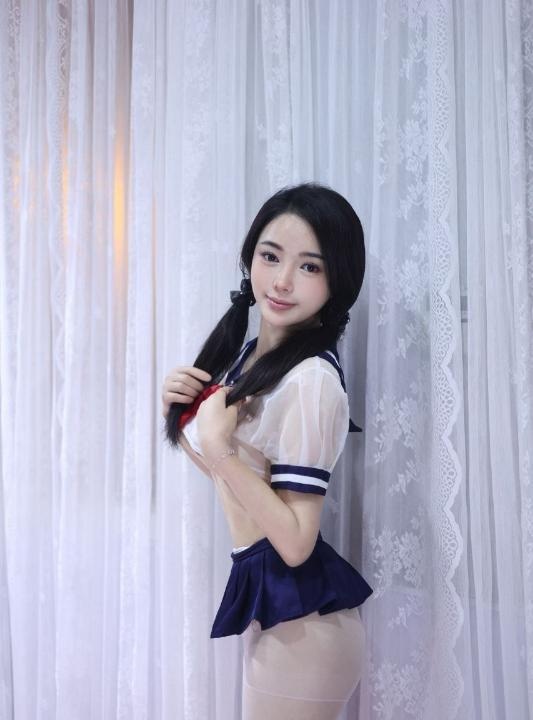 性感大奶翘臀风骚婉清