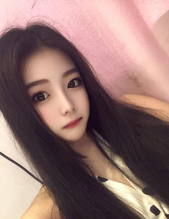 翘臀大胸妹子