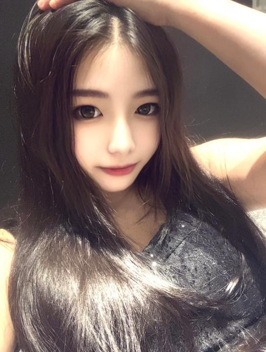 翘臀大胸妹子