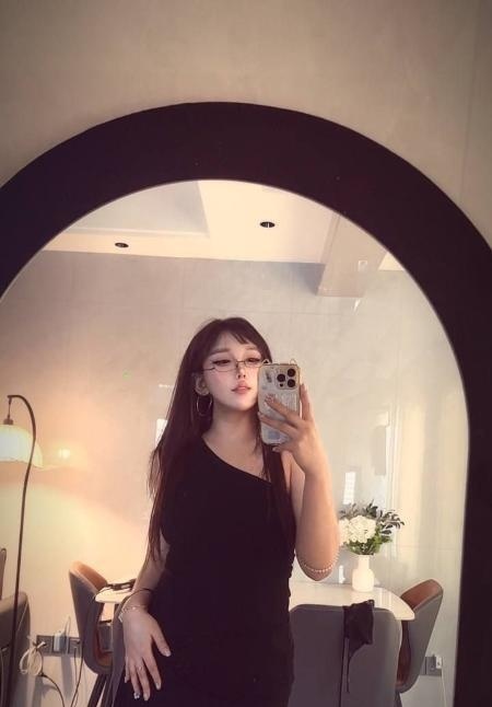 湖里性感诱惑眼镜妹