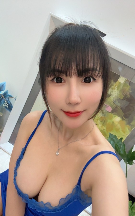 南山D+童颜巨乳
