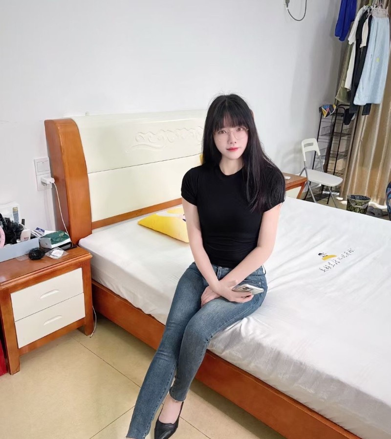 吴中眼睛妹