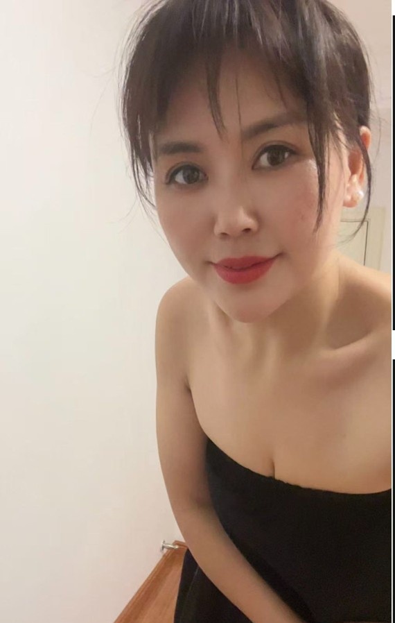 出水芙蓉性感少妇