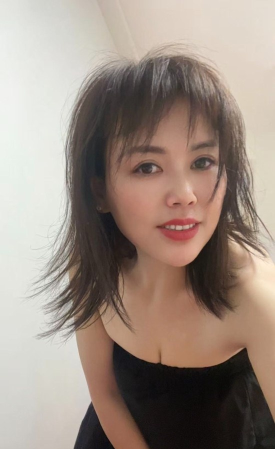 出水芙蓉性感少妇