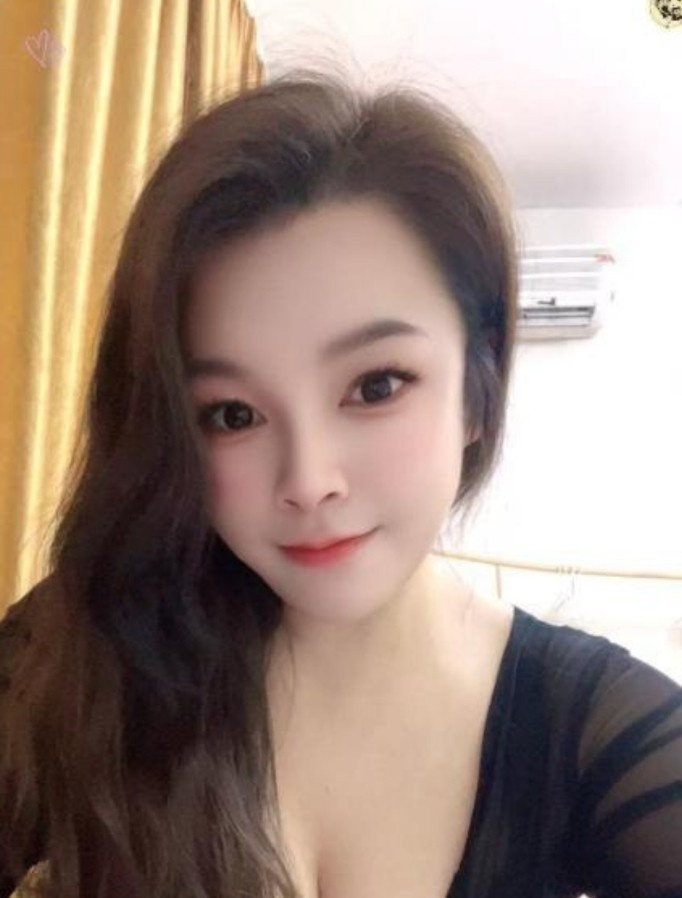 健身小骚妇前凸后翘