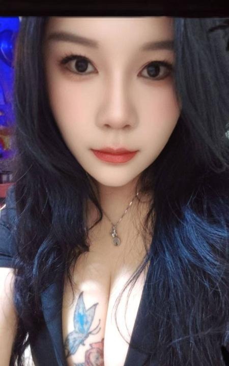 公明大奶肥臀
