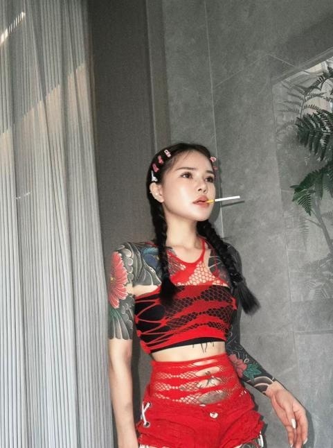 纹身花猫