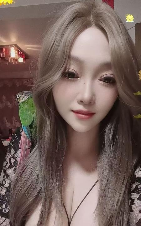 D奶热情喷水少妇