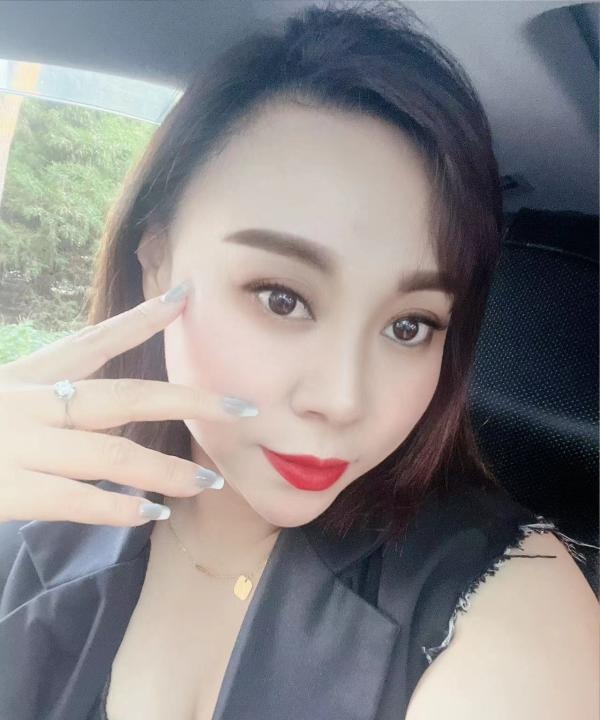 风骚肥臀小少妇