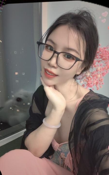 铁西眼镜气质美女