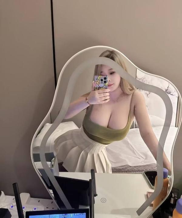巨乳肥臀风骚艾米