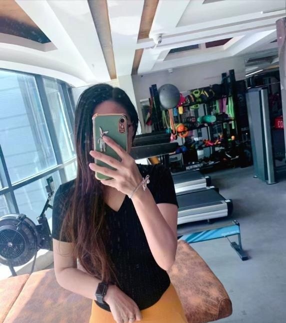 越秀性感大奶小柔