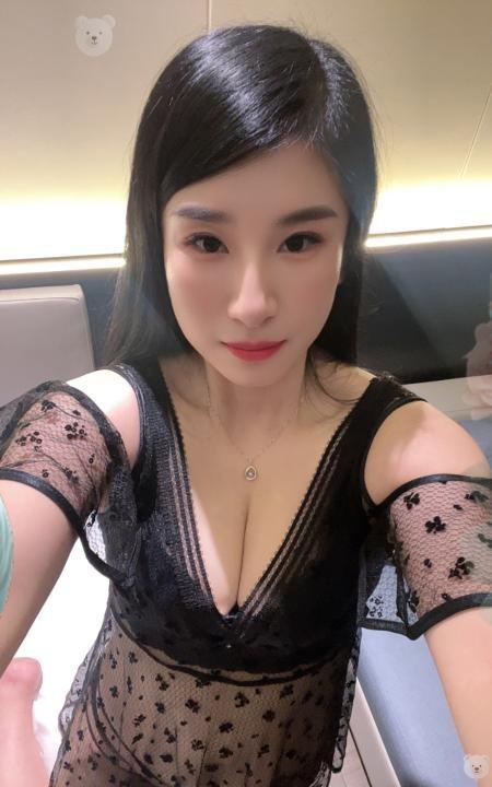 白云风骚大波少妇