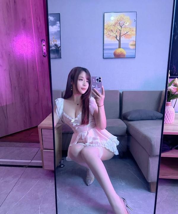 天府御姐小小椰