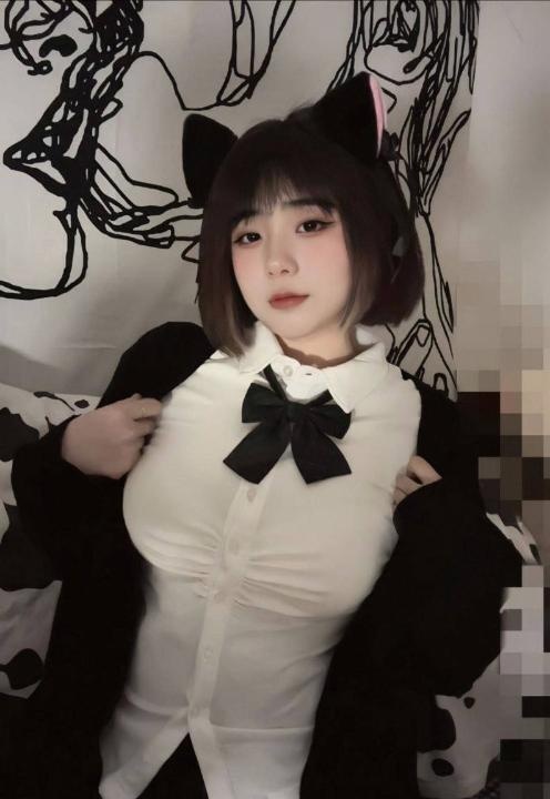 肥嘟嘟的洛洛小朋友