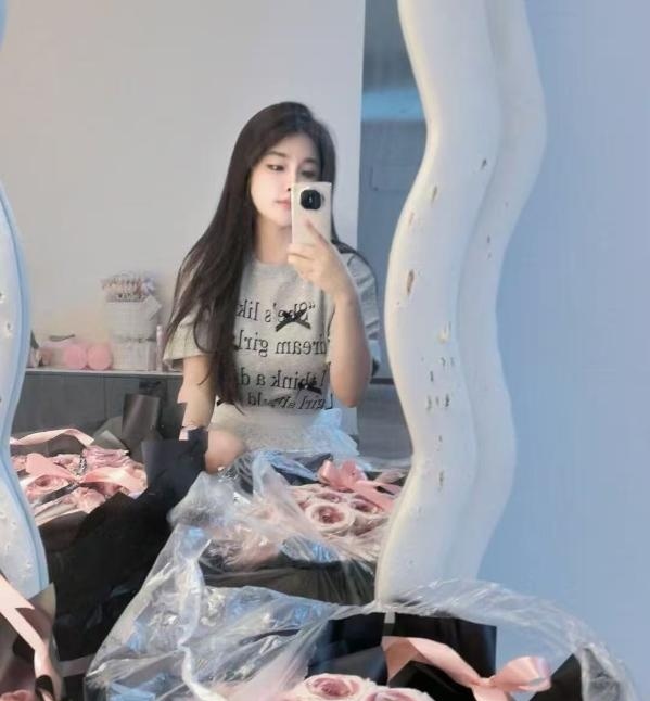 颜值cc肤白貌美
