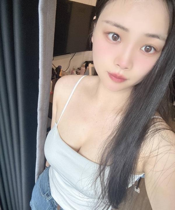滨江肤白服务系骚妇