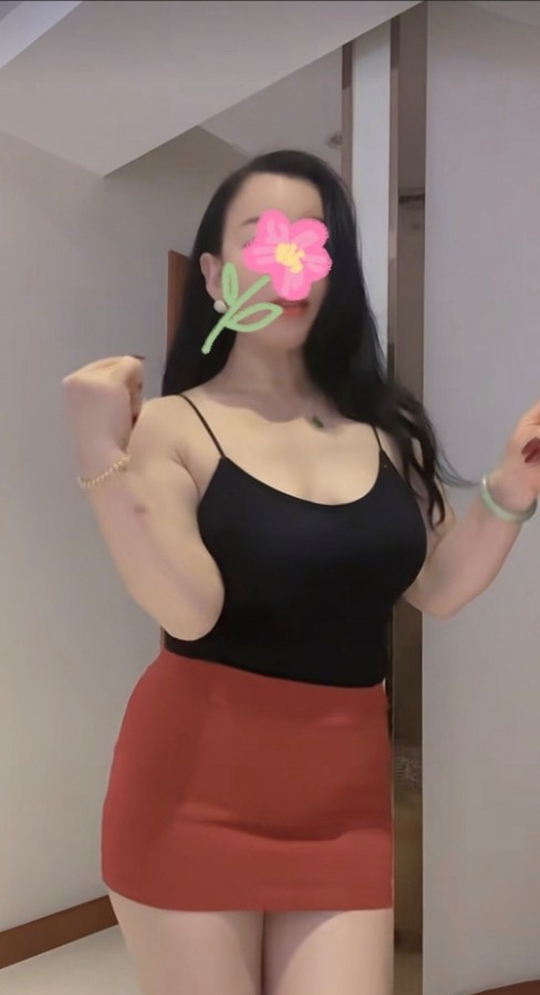 丰乳肥臀三通莉莉姐