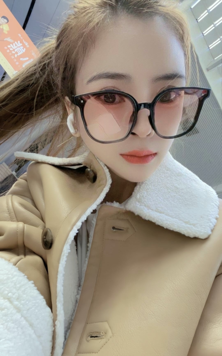 二刷浦东骚妹子小爱茜