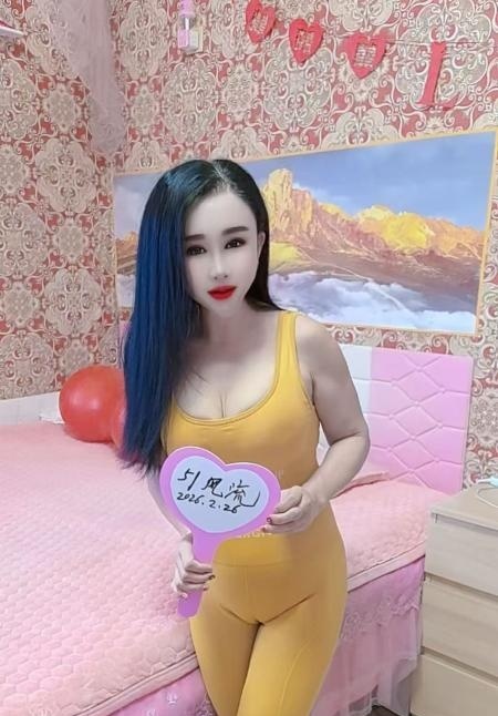 练瑜伽的小骚妇