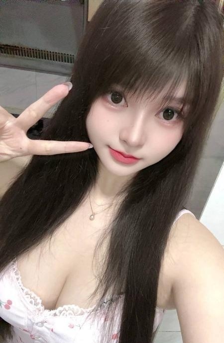 龙岗纯欲大奶萌妹
