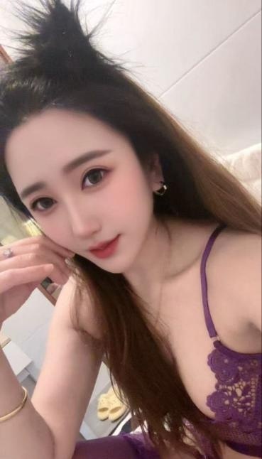 吴中肤白美胸小雪