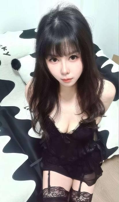 美乳纯欲妹子玥玥