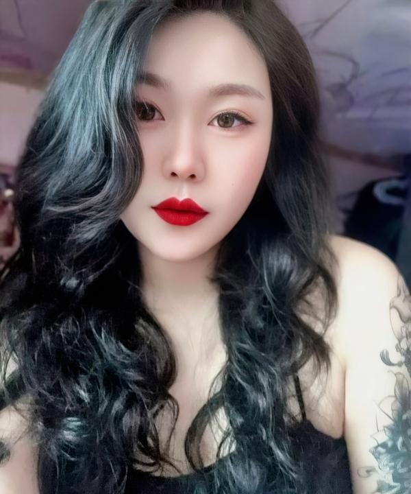 巨乳红唇性感贝贝