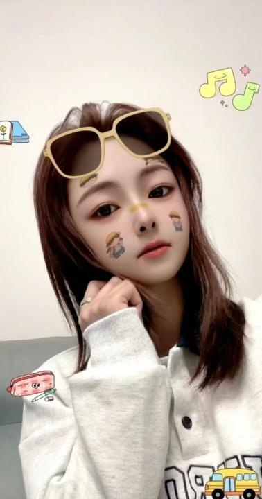 制服小翘臀倩倩