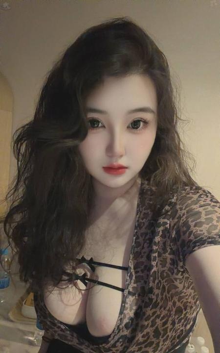 景德镇巨臀大胸骚女