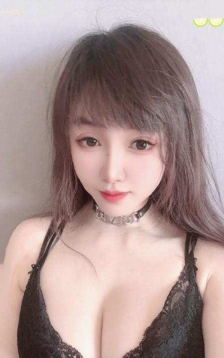 白嫩萌妹梦瑶