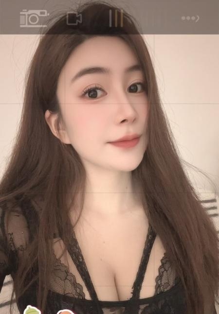 罍街附近的大奶妹