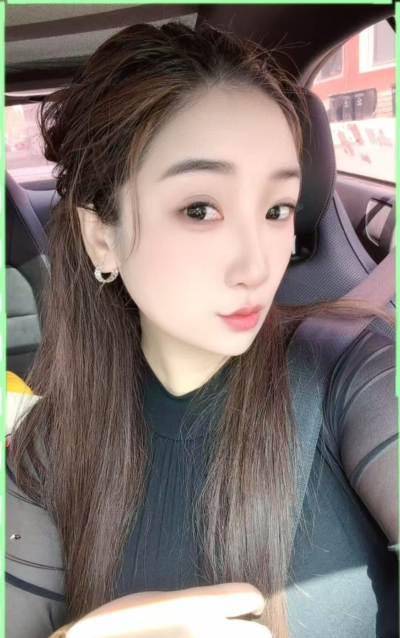 很不错的大胸妹子