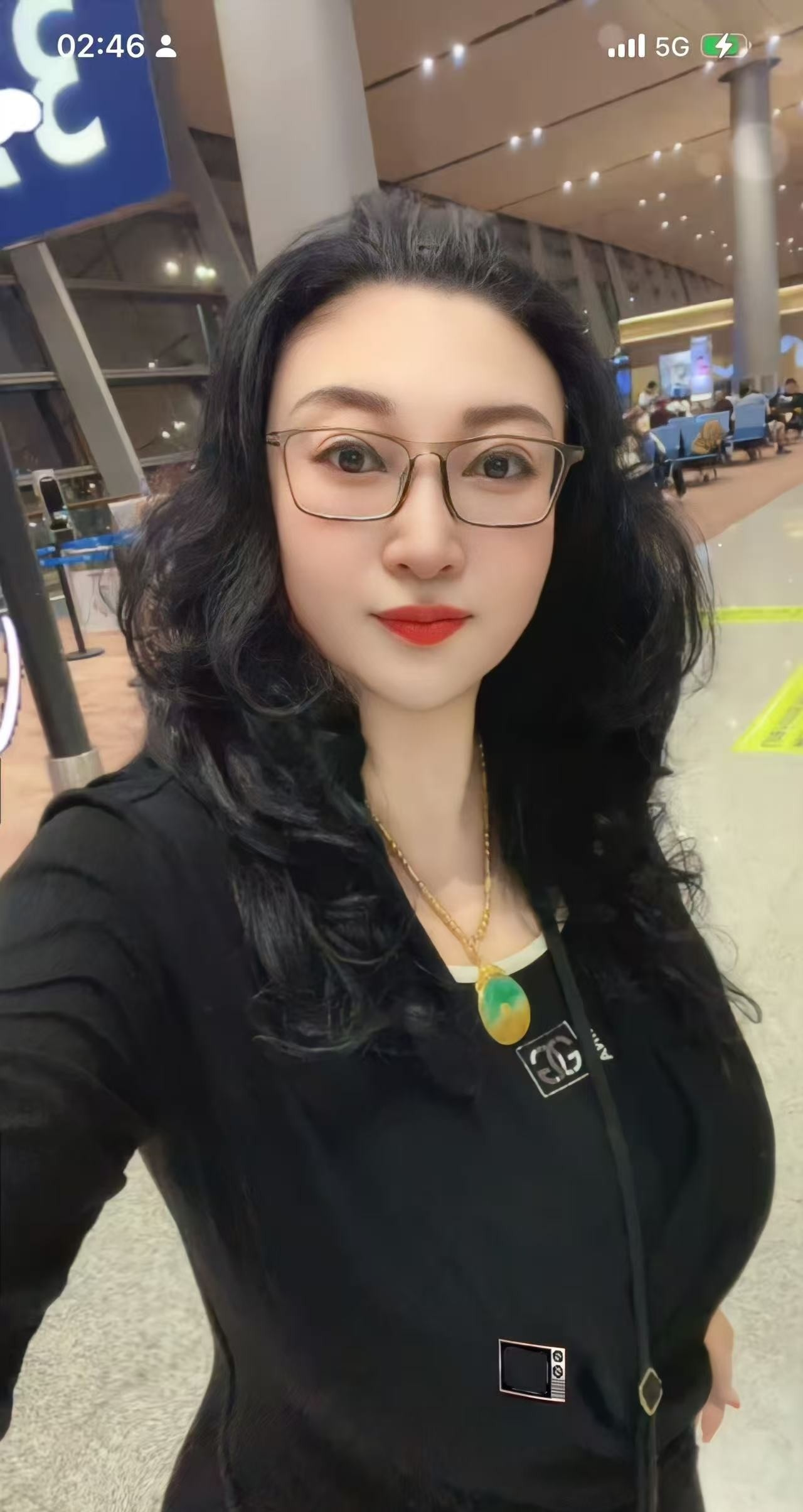 爆乳眼镜少妇
