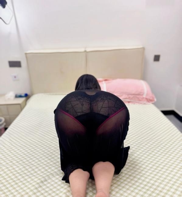 滨江肉臀老板娘