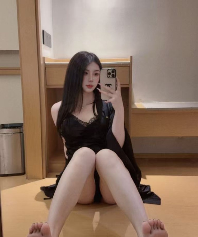 初到南京性感辣妹