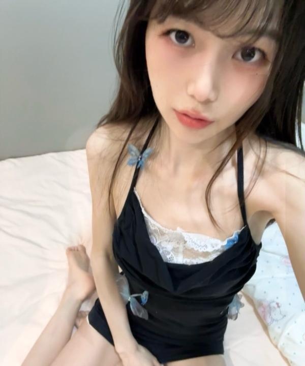 肤白貌美小萝莉
