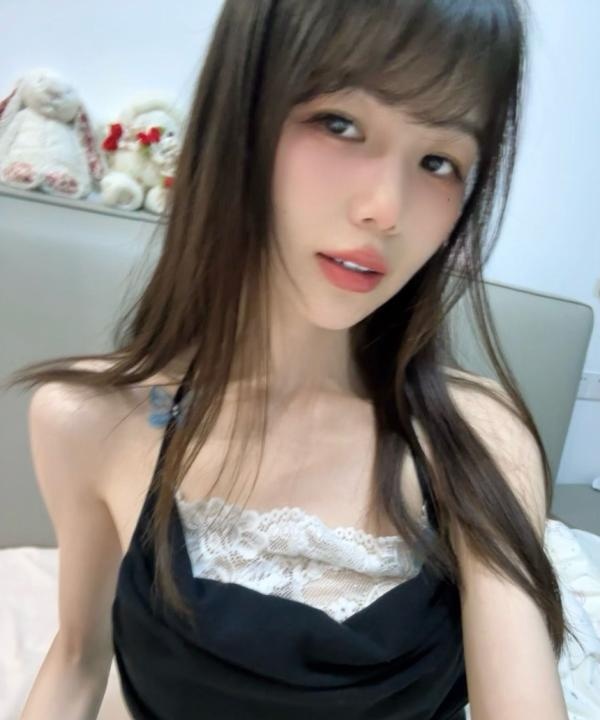 肤白貌美小萝莉