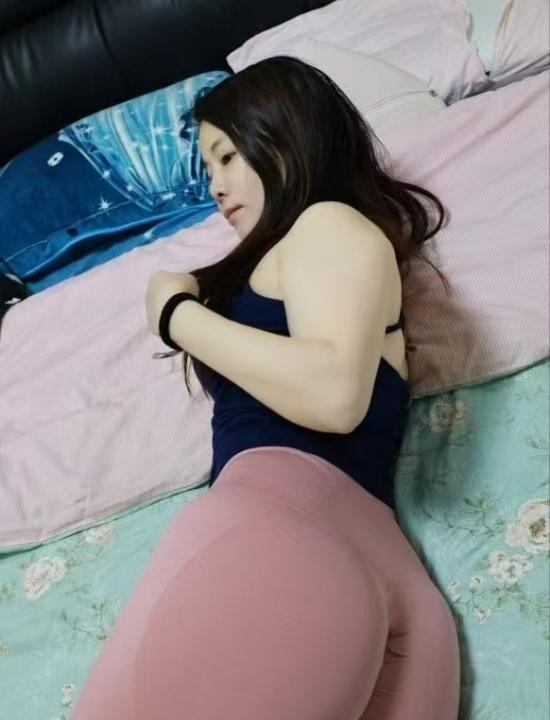 翘臀深喉少妇