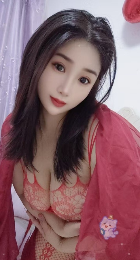 大胸肥臀美少妇