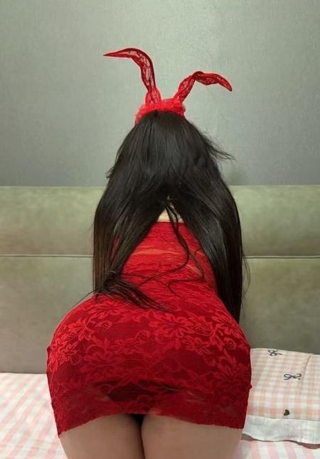 上城反差肥臀雅琪