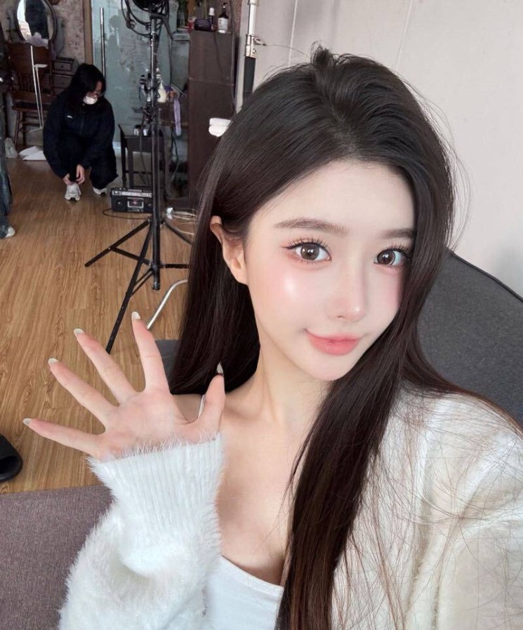 极品粉嫩妹（可无套内射）自带公寓