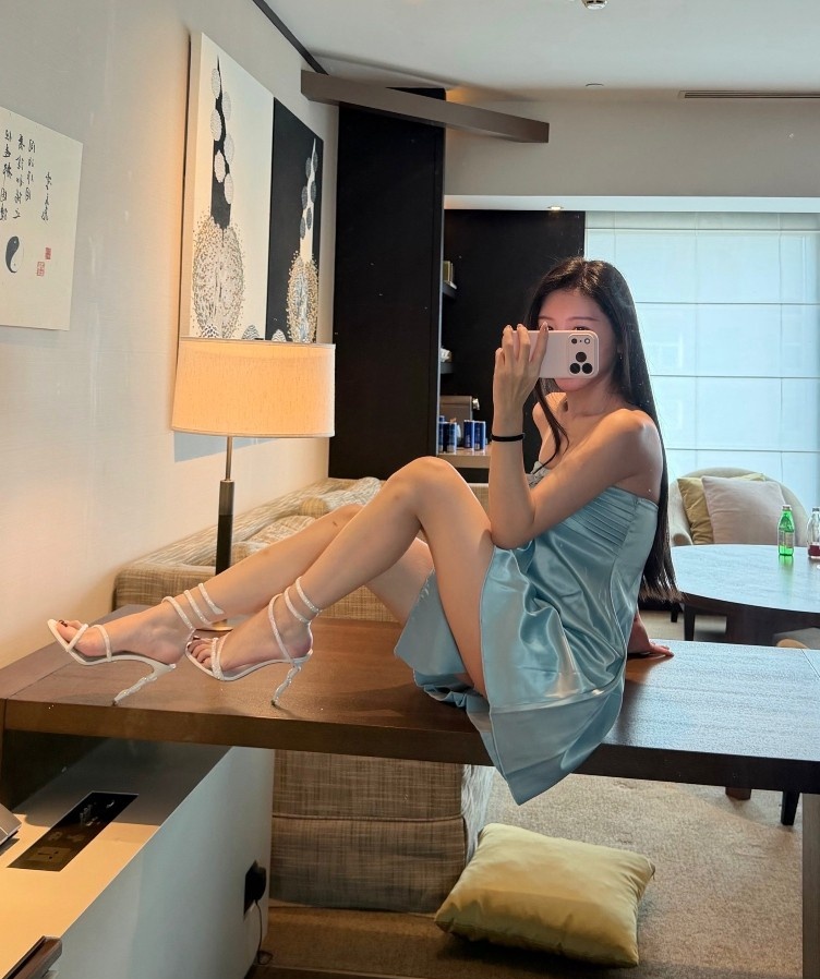 成都黑丝御姐喜欢调教喷水